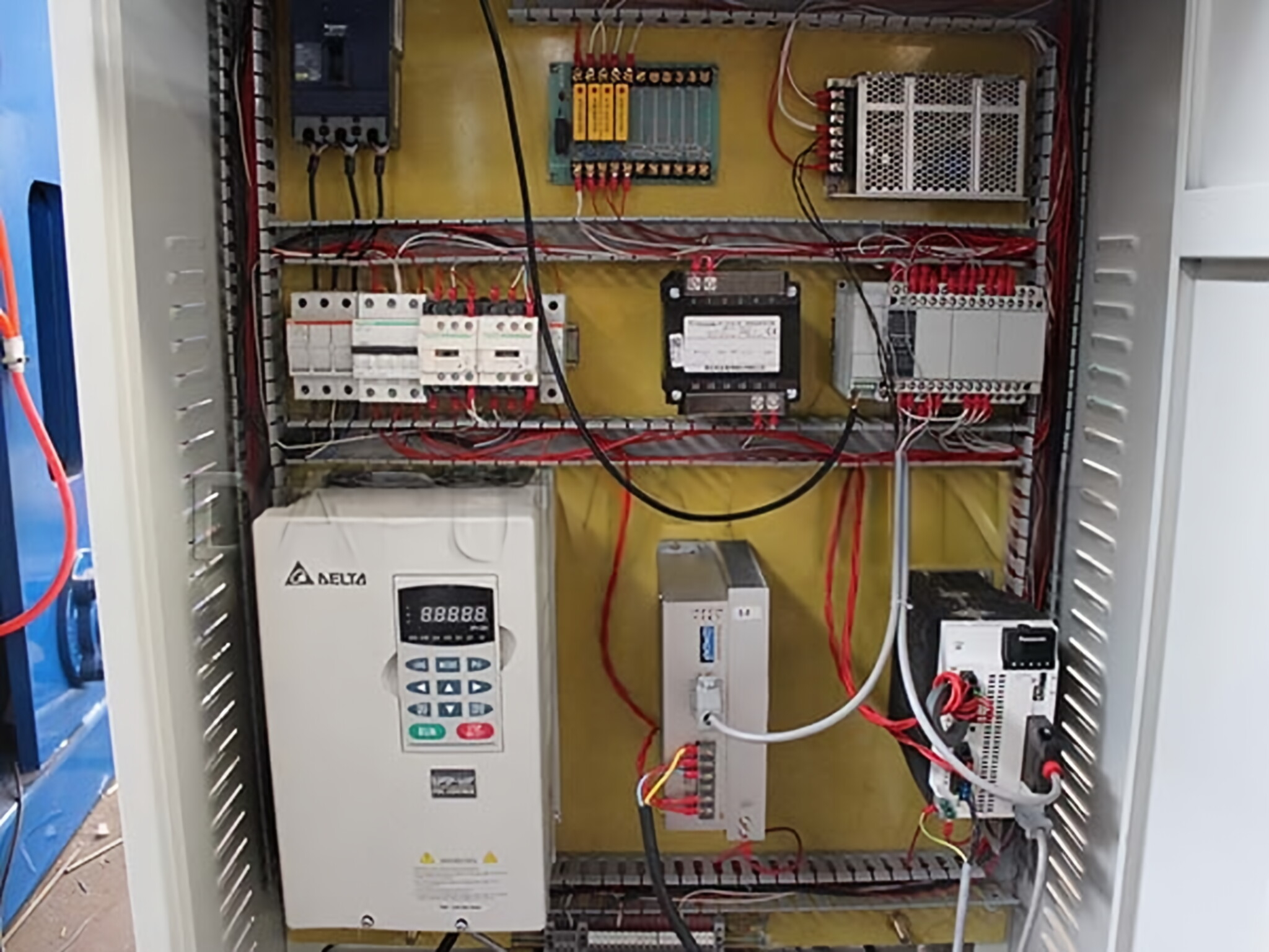 3D栅栏板焊接机 机器优势 2